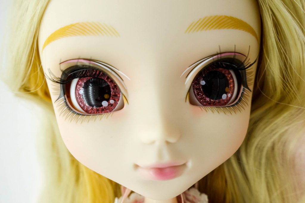 Kiyomi's face up