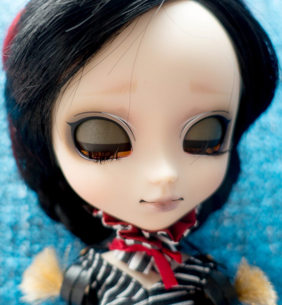 Pullip Laura's eyelids.