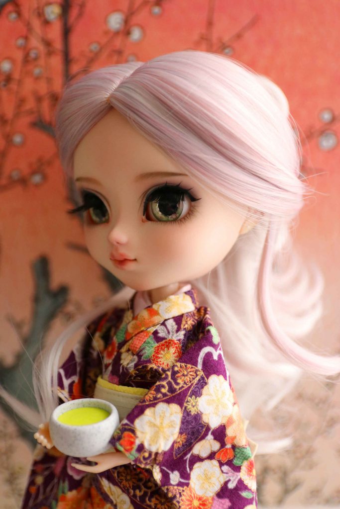 Sencha looks so lovely in this kimono!