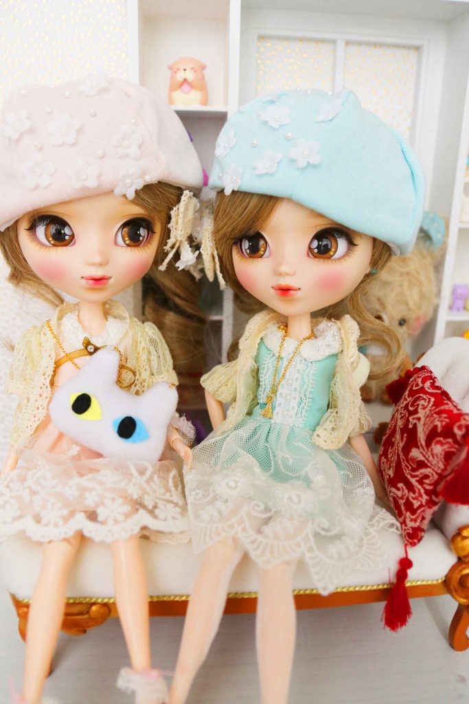 Pullip Cassie with her sister Pullip Callie!